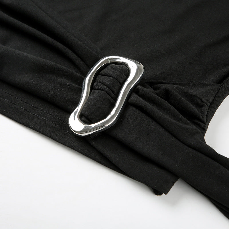 Blusa preta assimétrica - Look urbano com ombros à mostra e amarração na cintura | Frete grátis | Pagamentos em criptomoedas